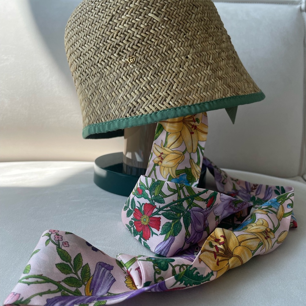 NWT Gucci Straw Fedora Hat with Floral Silk Scarf